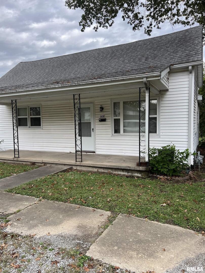 608 S 18th St., Herrin, IL 62948