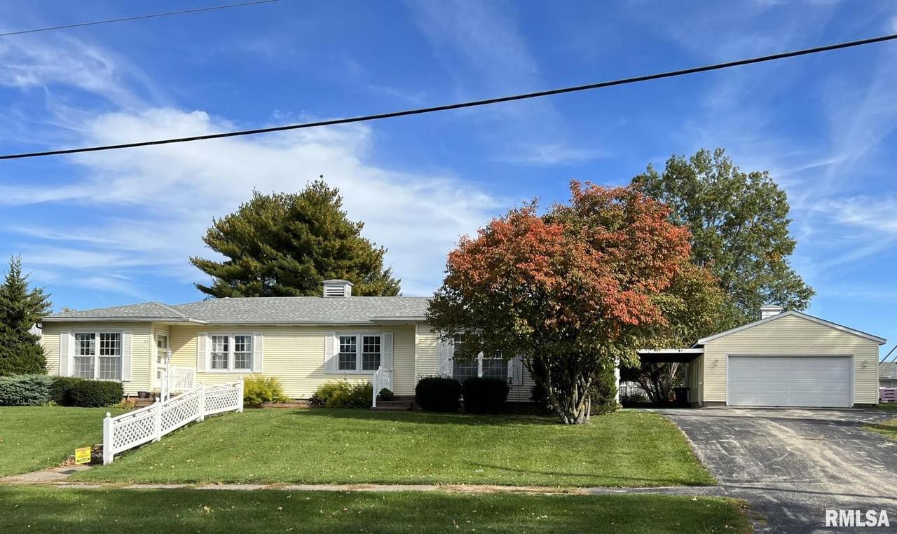 817 N Center Ave., Galva, IL 61434