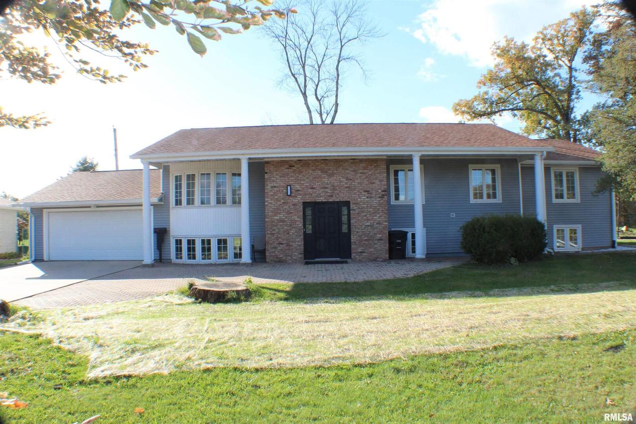 3706 44th St., Rock Island, IL 61201