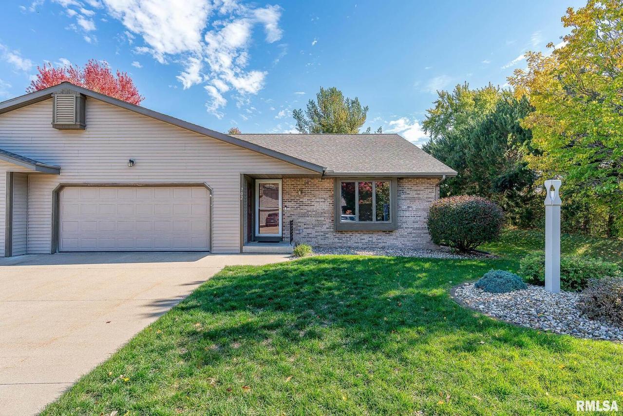 702 Valley View Dr., Fulton, IL 61252