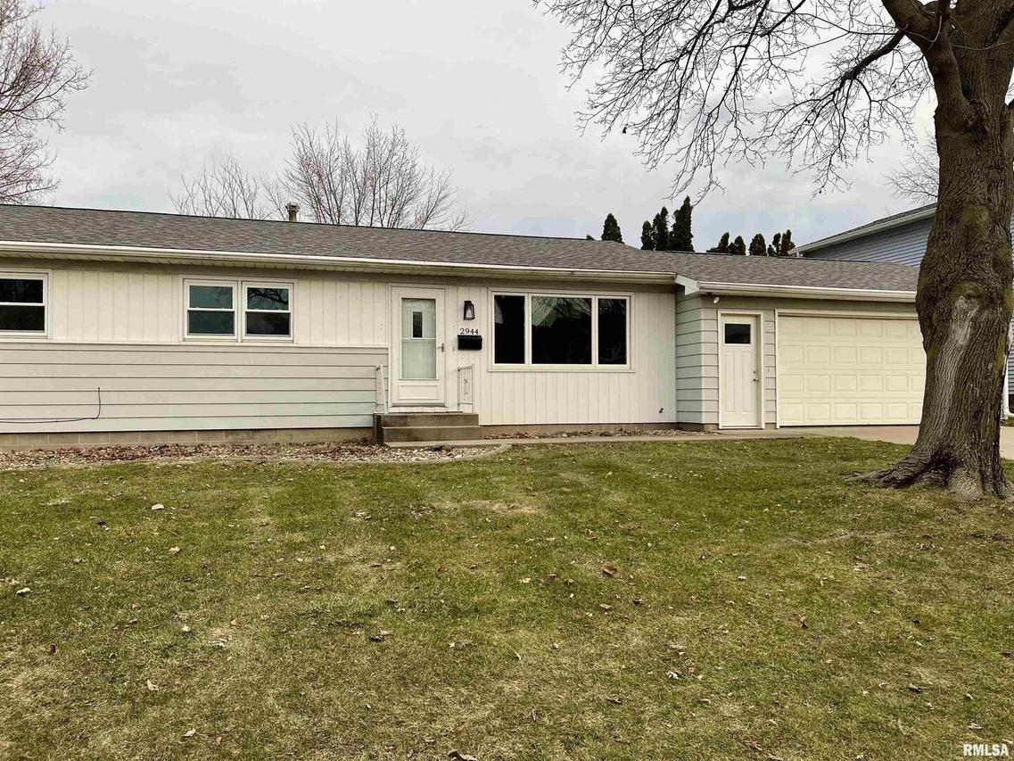 2944 9 1/2 St., East Moline, IL 61244