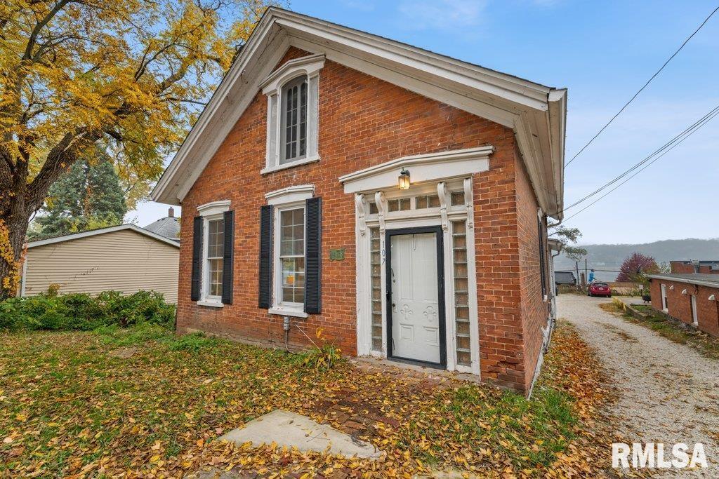 107 S High St., Port Byron, IL 61275