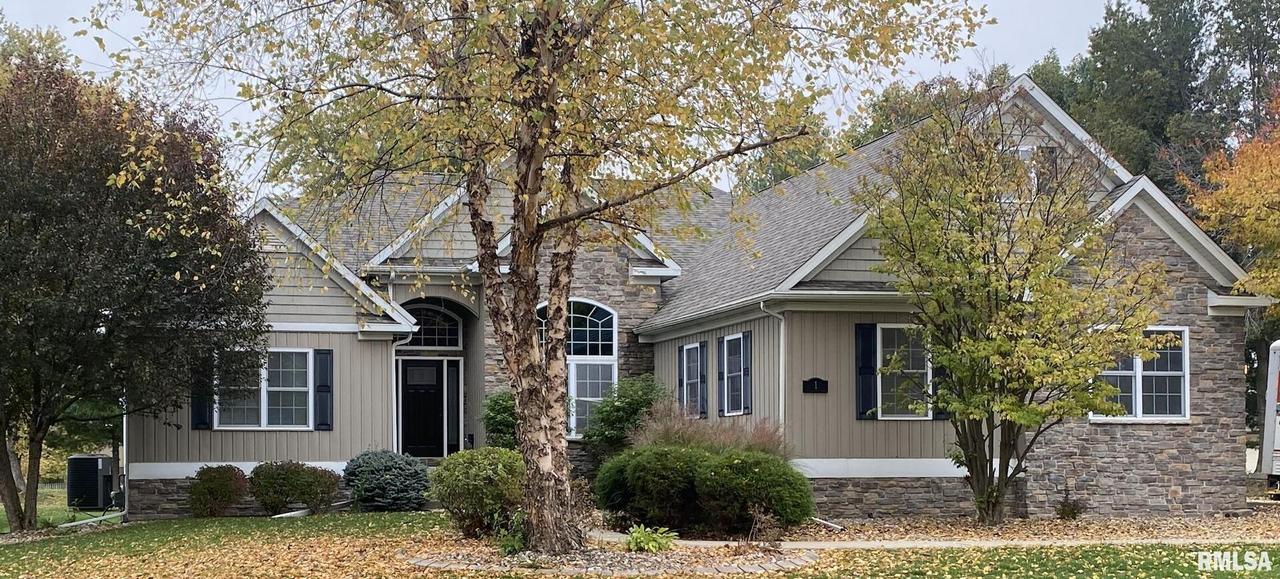 1 Oakmont Dr., Coal Valley, IL 61240