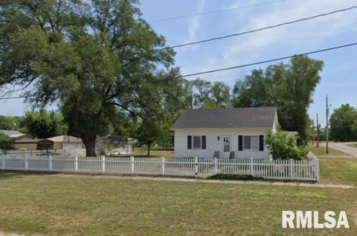 102 Franklin St., New Boston, IL 61272