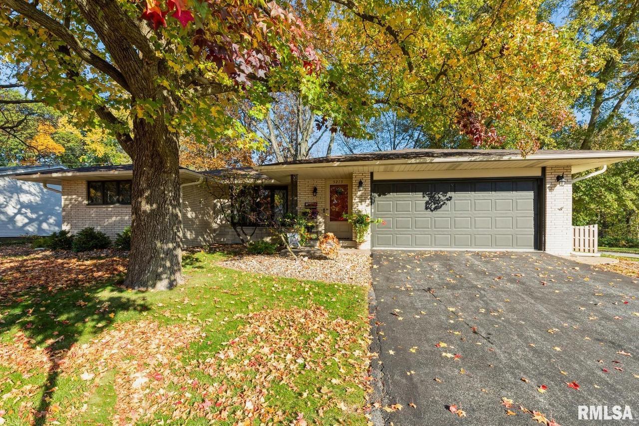 5215 34th Ave., Moline, IL 61265