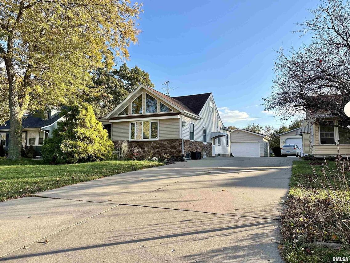 4066 28th Ave., Rock Island, IL 61201