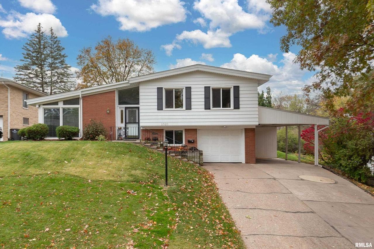 2520 26th St., Rock Island, IL 61201