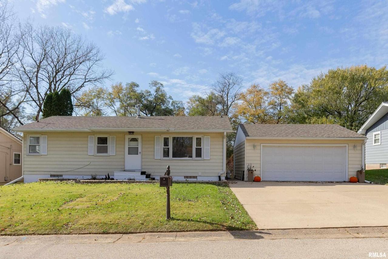 206 Cliff Ct., Silvis, IL 61282