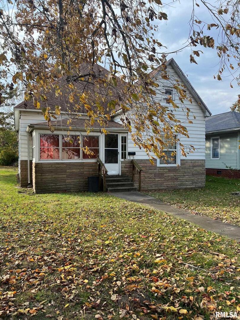 621 S 13th St., Herrin, IL 62948