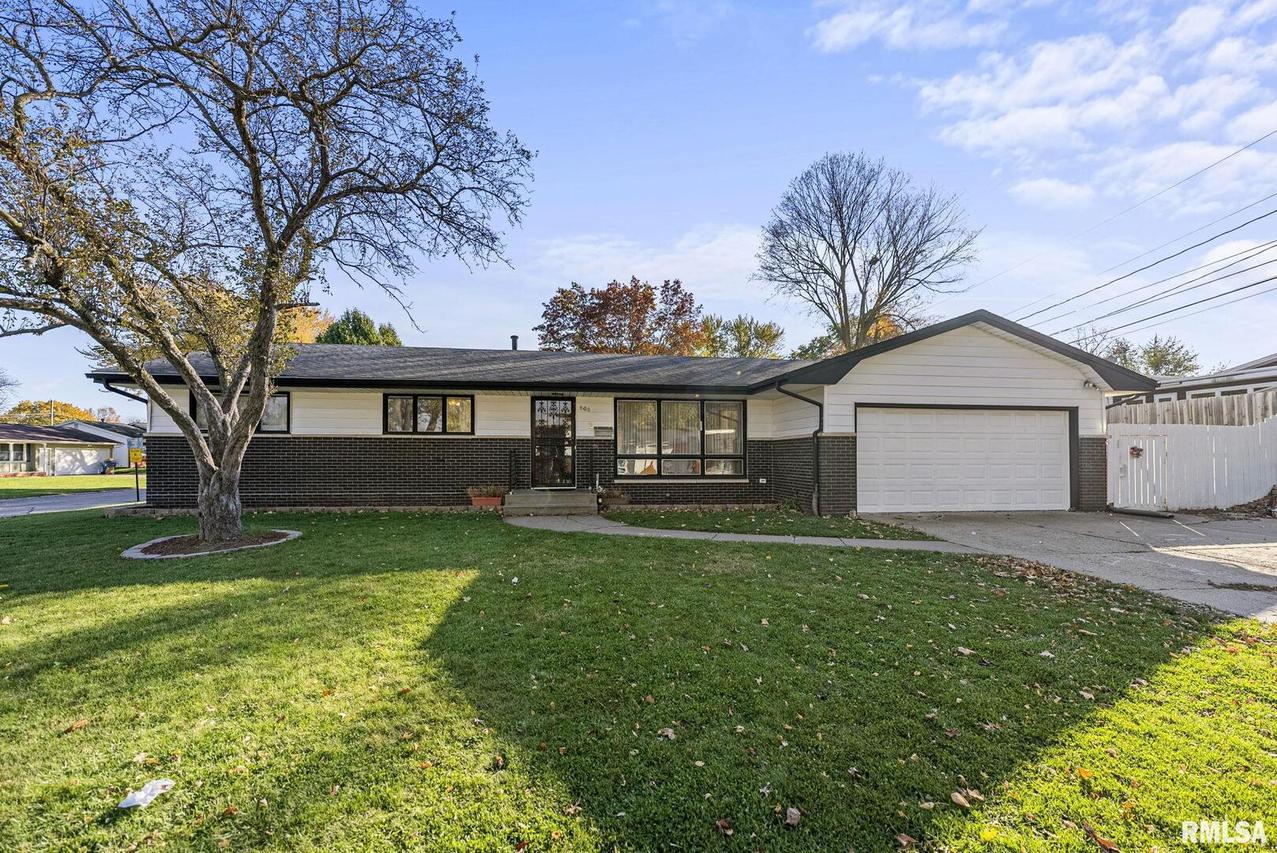 808 28th Ave., East Moline, IL 61244