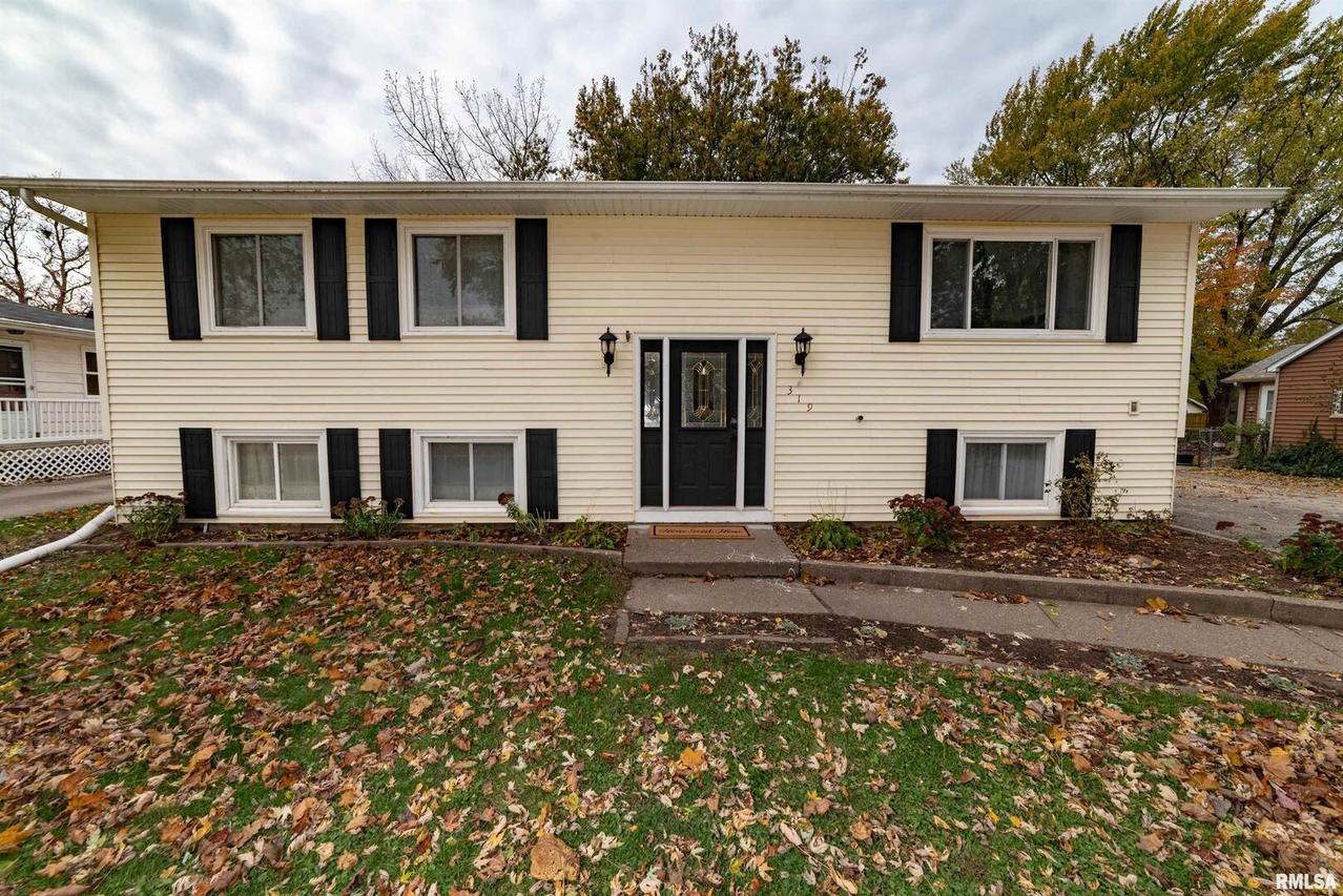 319 6th St., Colona, IL 61241