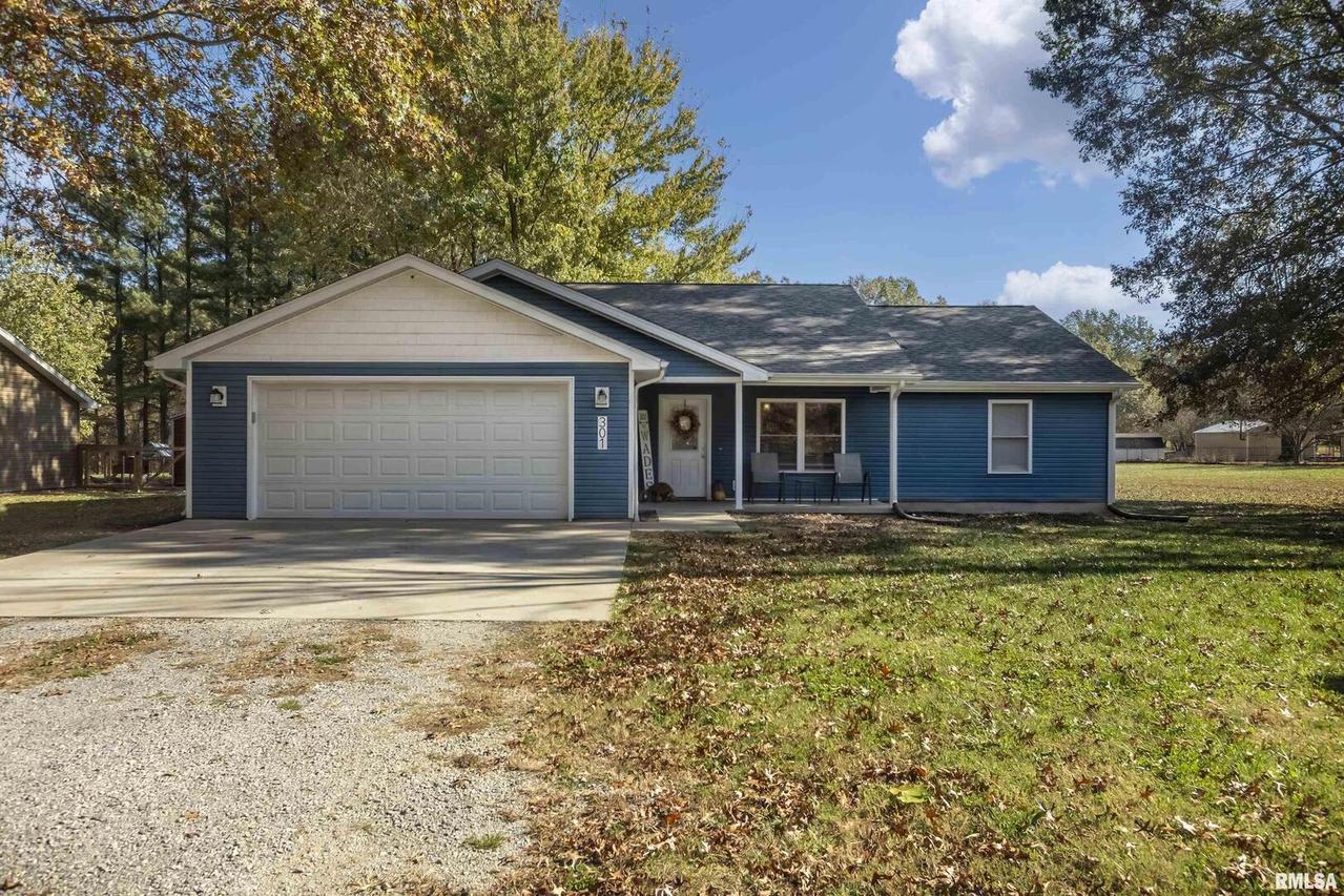 301 Kennedy St., Cambria, IL 62915