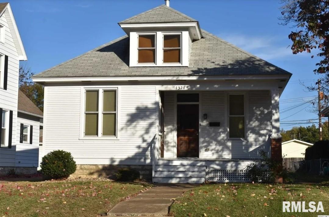 1328 N 12th St., Quincy, IL 62301
