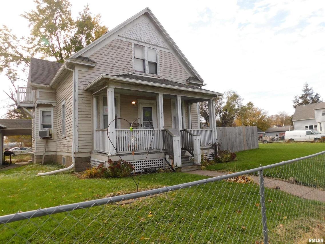 808 12th Ave., Rock Island, IL 61201