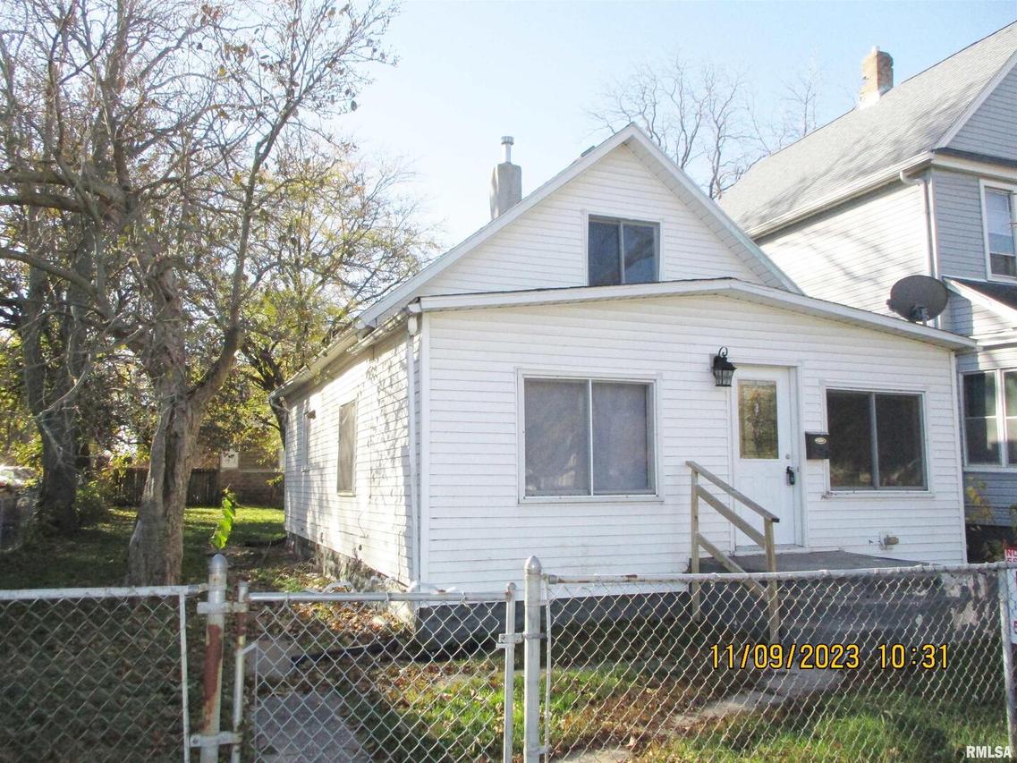 928 13th Ave., Rock Island, IL 61201