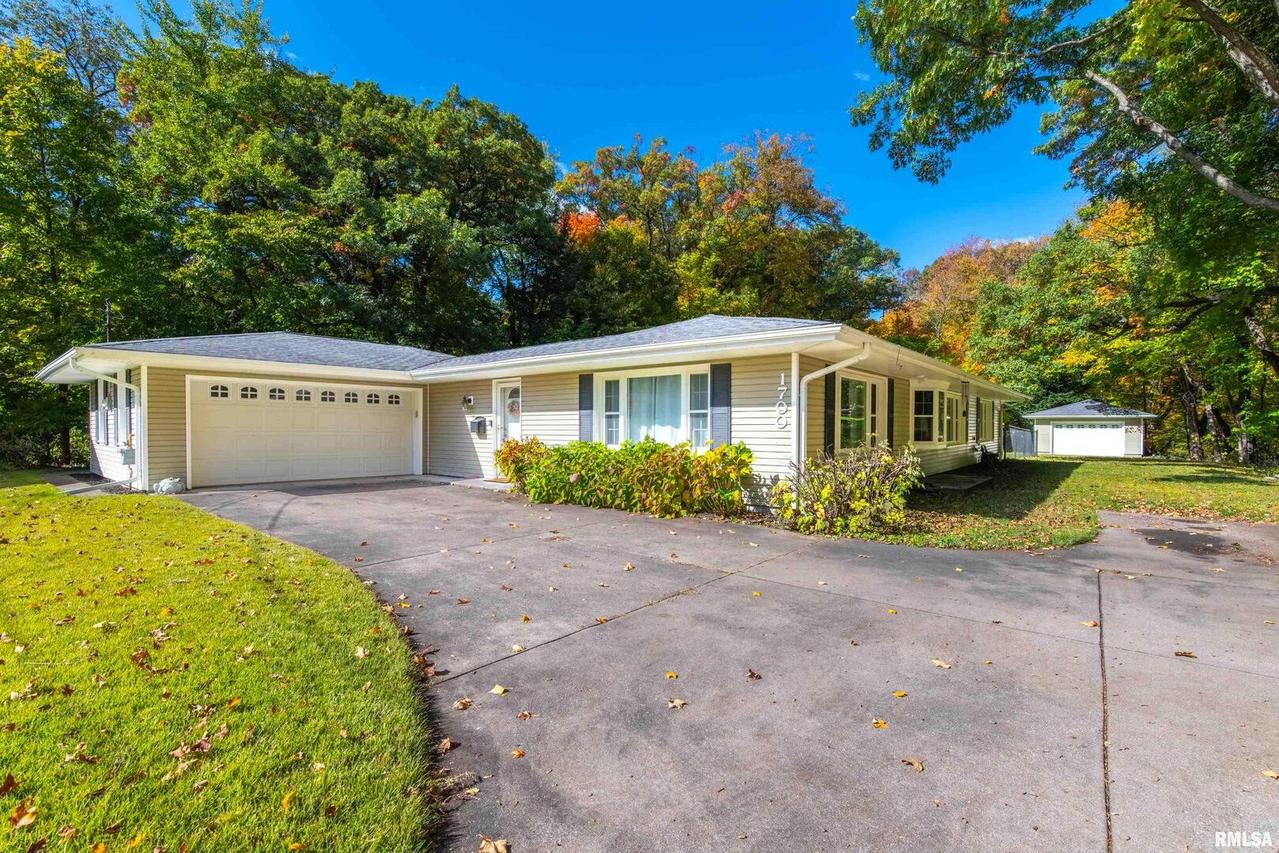 1700 46th St., Moline, IL 61265