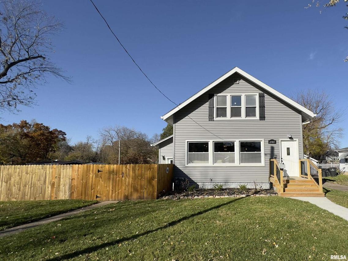 2705 25th Ave., Rock Island, IL 61201