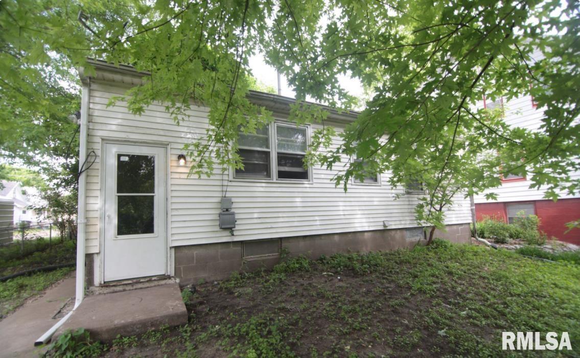 1405 26th St., Rock Island, IL 61201