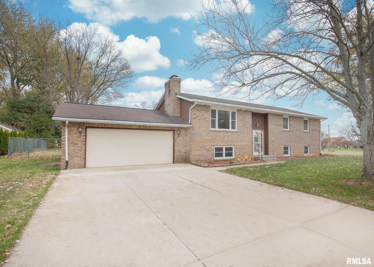 106 N 2nd St., Colona, IL 61241