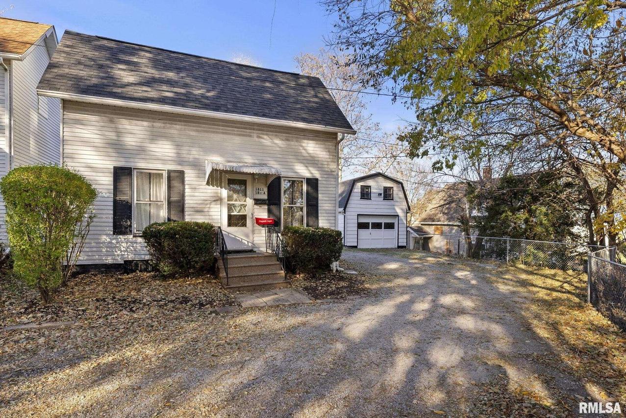 1811 18th St. #A, Moline, IL 61265