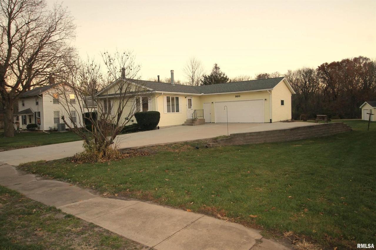 920 State St., Colona, IL 61241