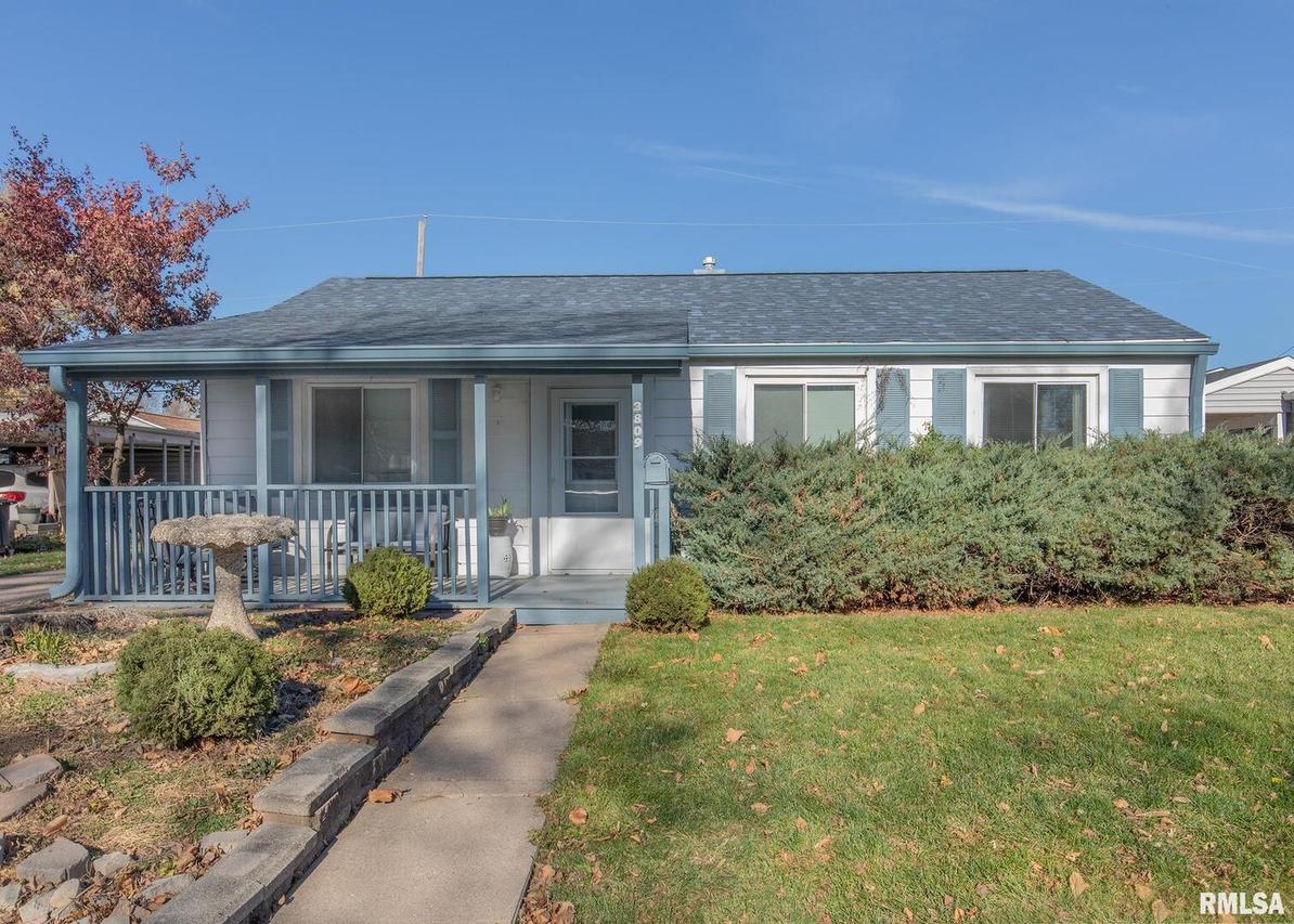 3809 10th Avenue Ct., Moline, IL 61265