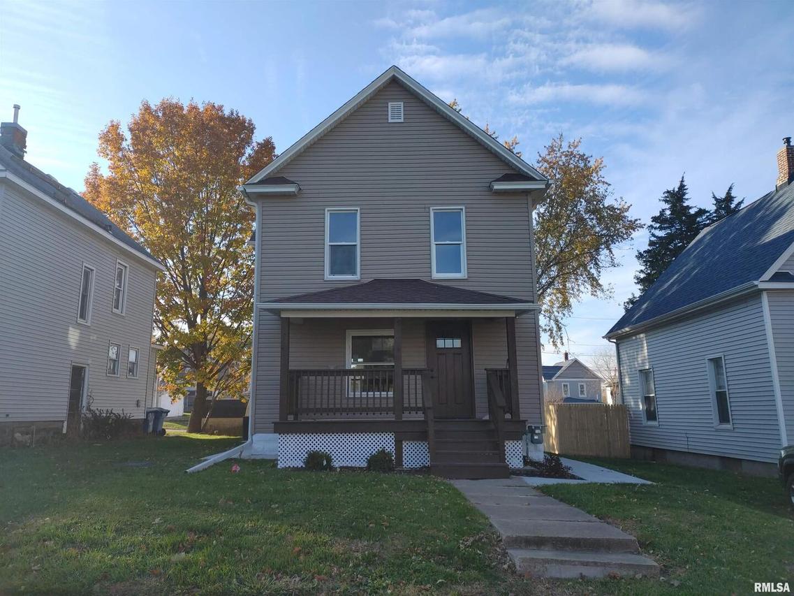 134 10th St., Silvis, IL 61282