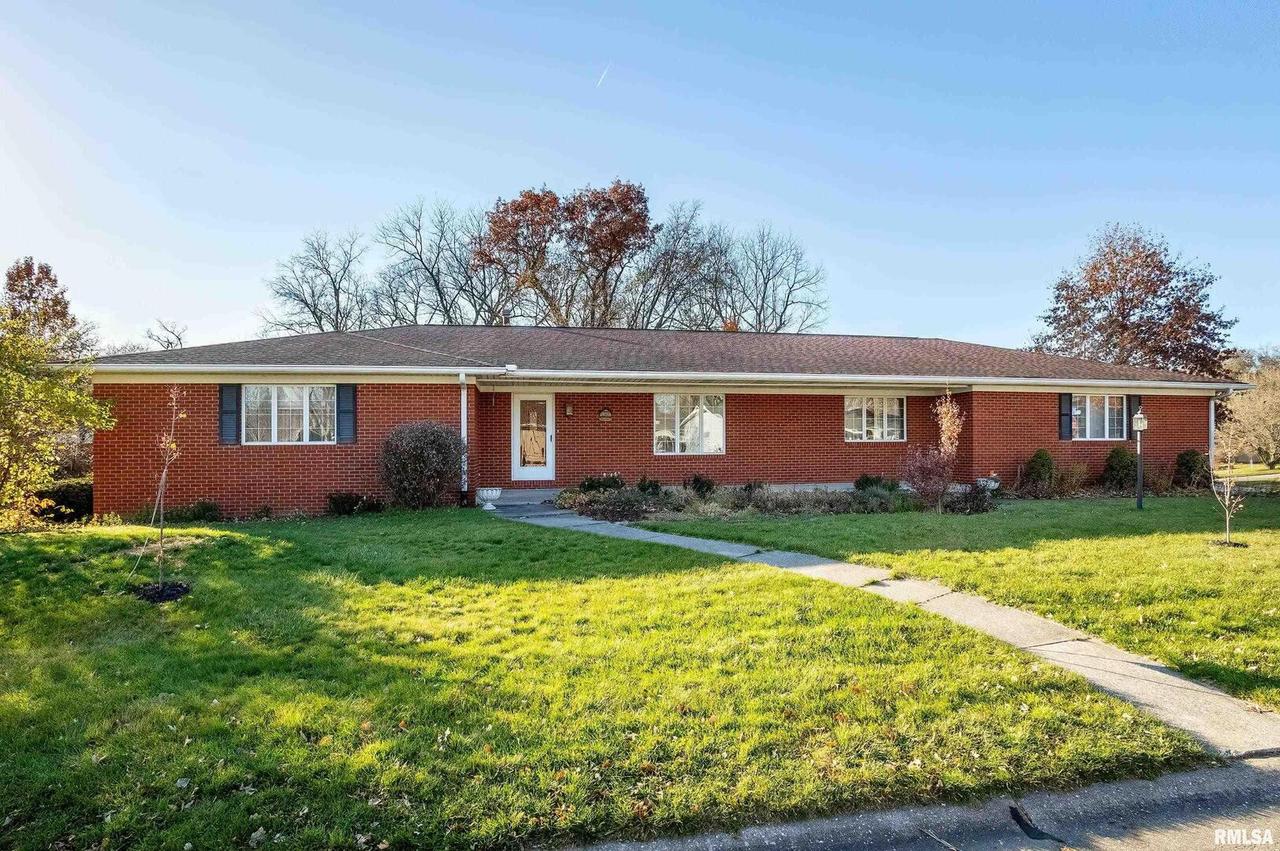 902 E 5th St., Coal Valley, IL 61240