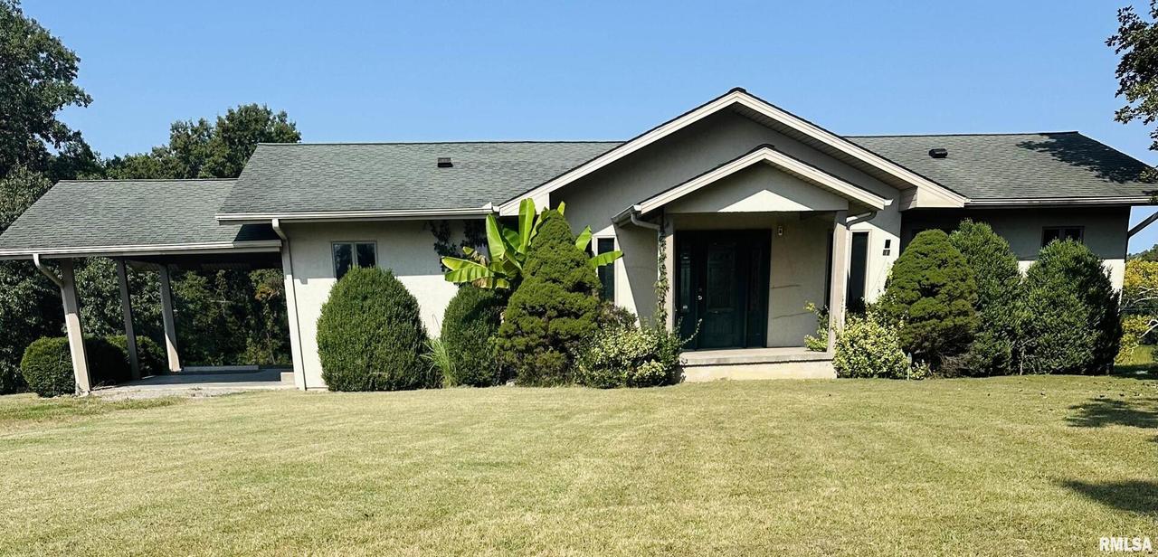 1805 Lick Creek Rd., Buncombe, IL 62912