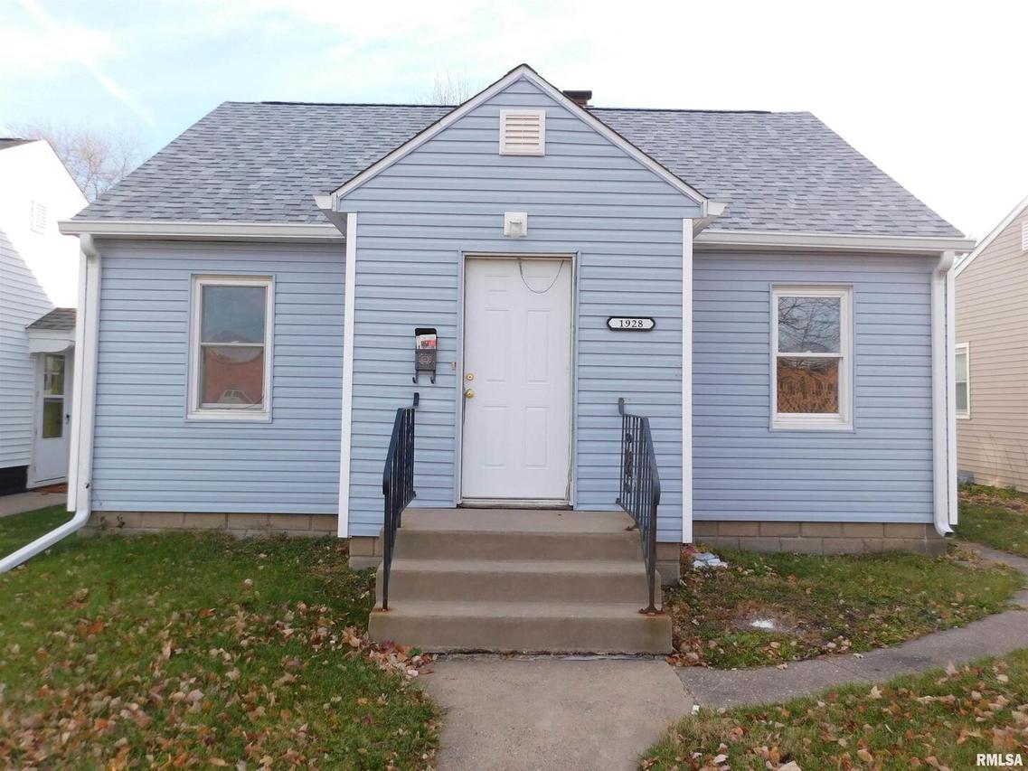 1928 2nd St., Moline, IL 61265