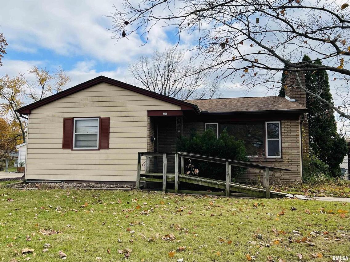 732 38th Ave., East Moline, IL 61244