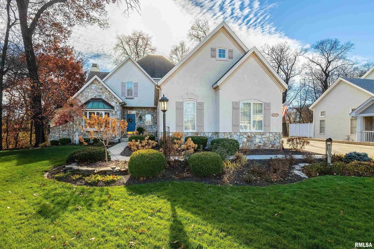 560 36th Ave., East Moline, IL 61244