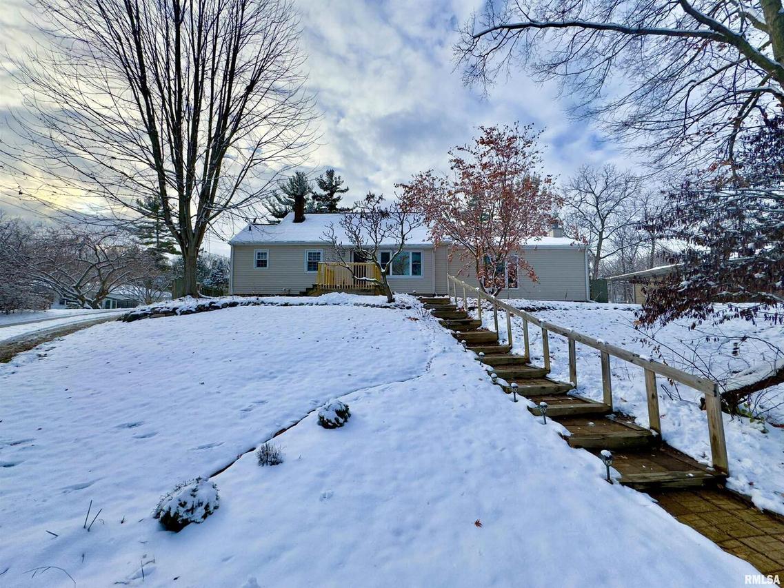 3225 6th St., Moline, IL 61265