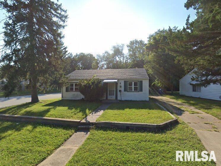 1117 37th Street Ct., Moline, IL 61265