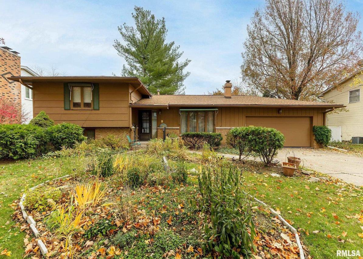 2701 35th St., Rock Island, IL 61201