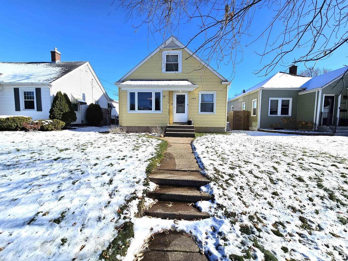 2418 32nd St., Moline, IL 61265