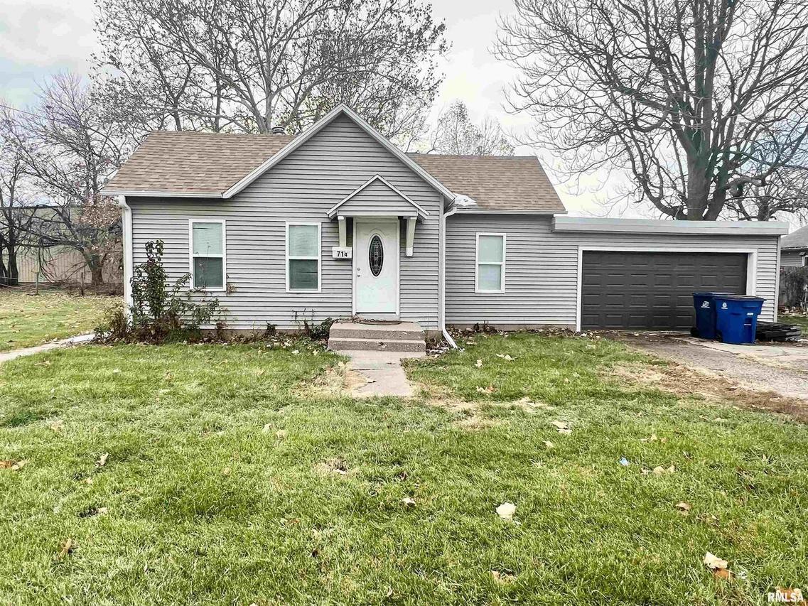 714 S D St., Monmouth, IL 61462