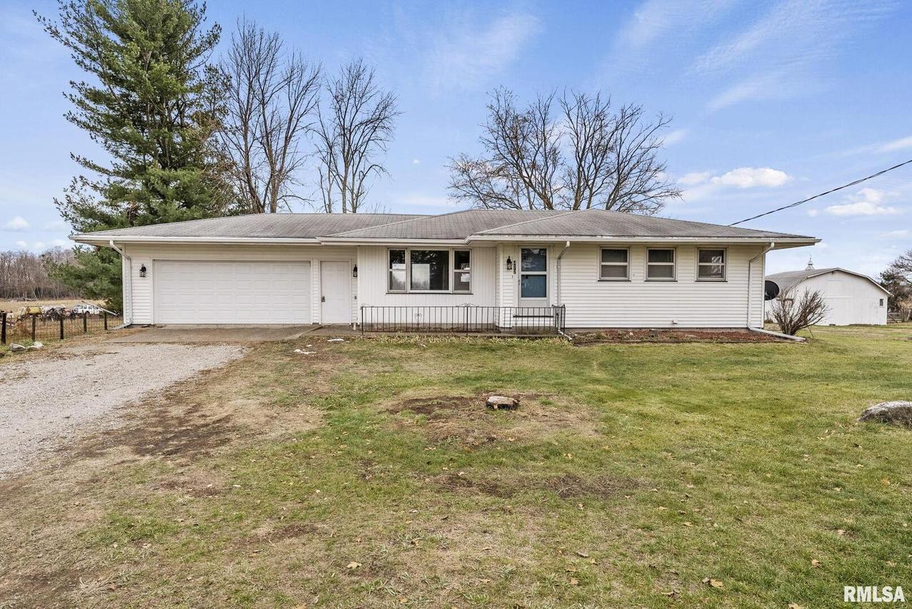 477 85th Ave., New Boston, IL 61272