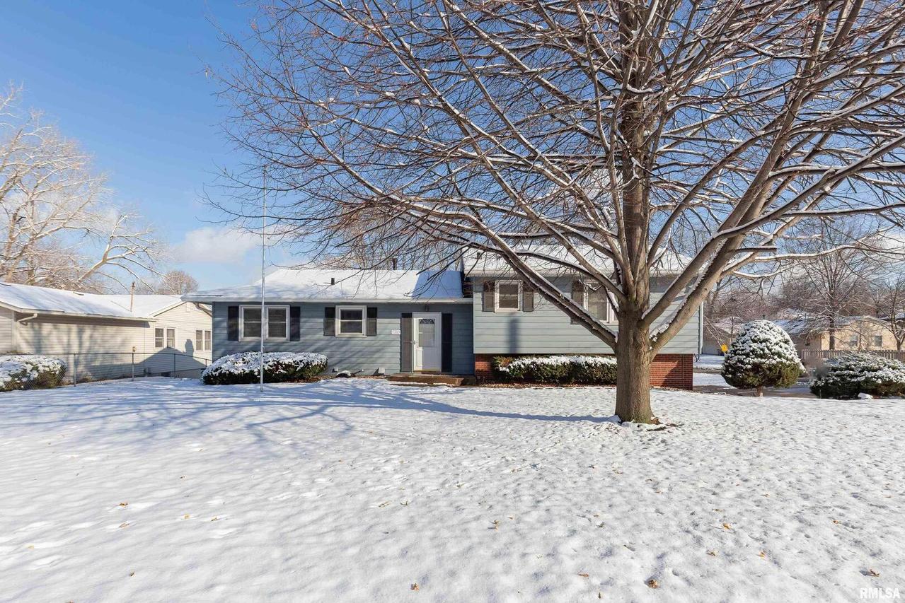 713 10th St., Silvis, IL 61282