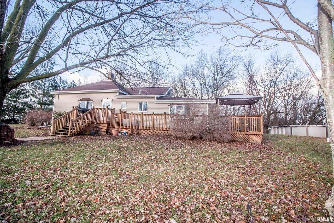 981 247th St., Viola, IL 61486