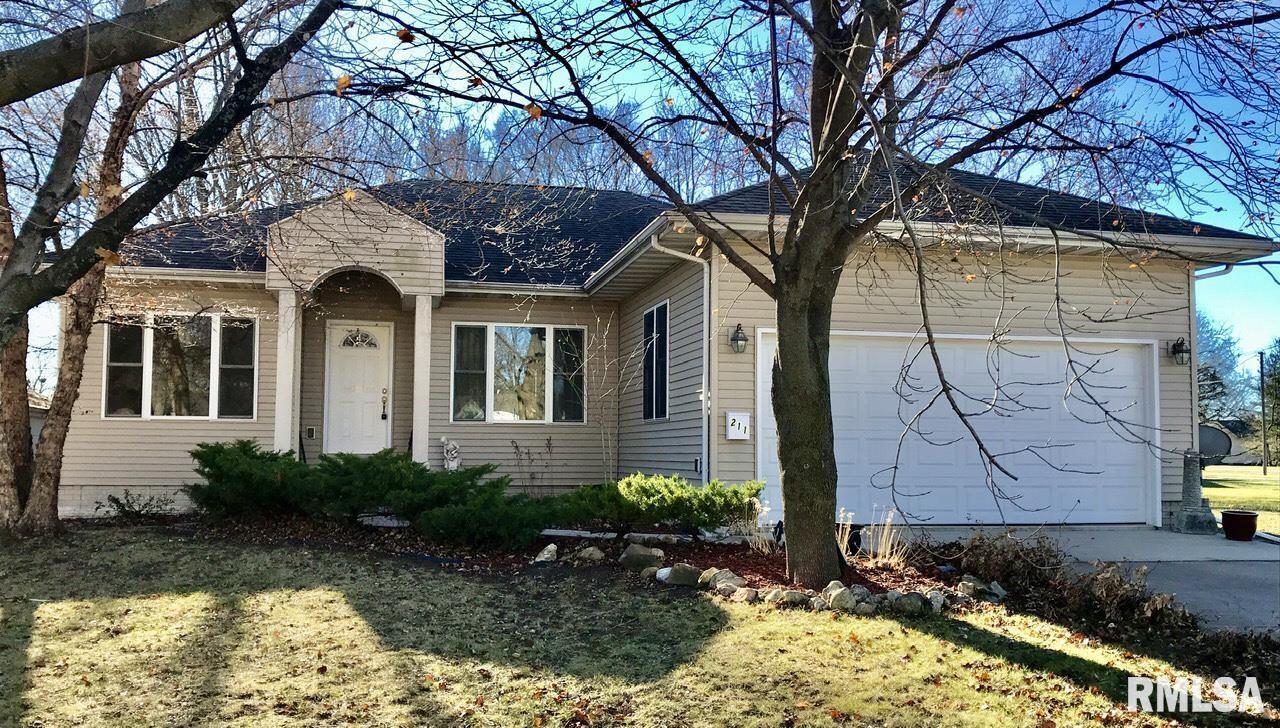 211 E College St., Kewanee, IL 61443