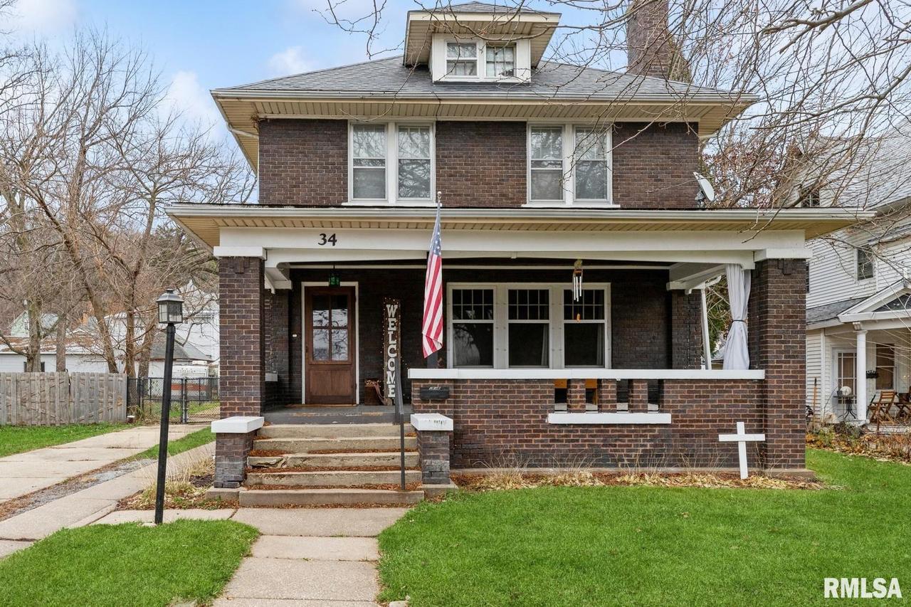 34 N 4th St., Savanna, IL 61074