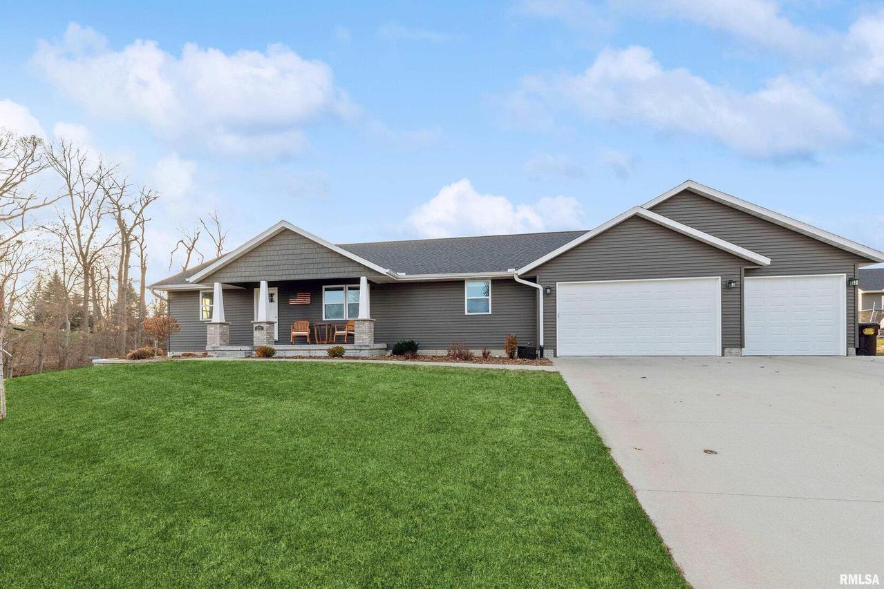 220 6th St., Fulton, IL 61252