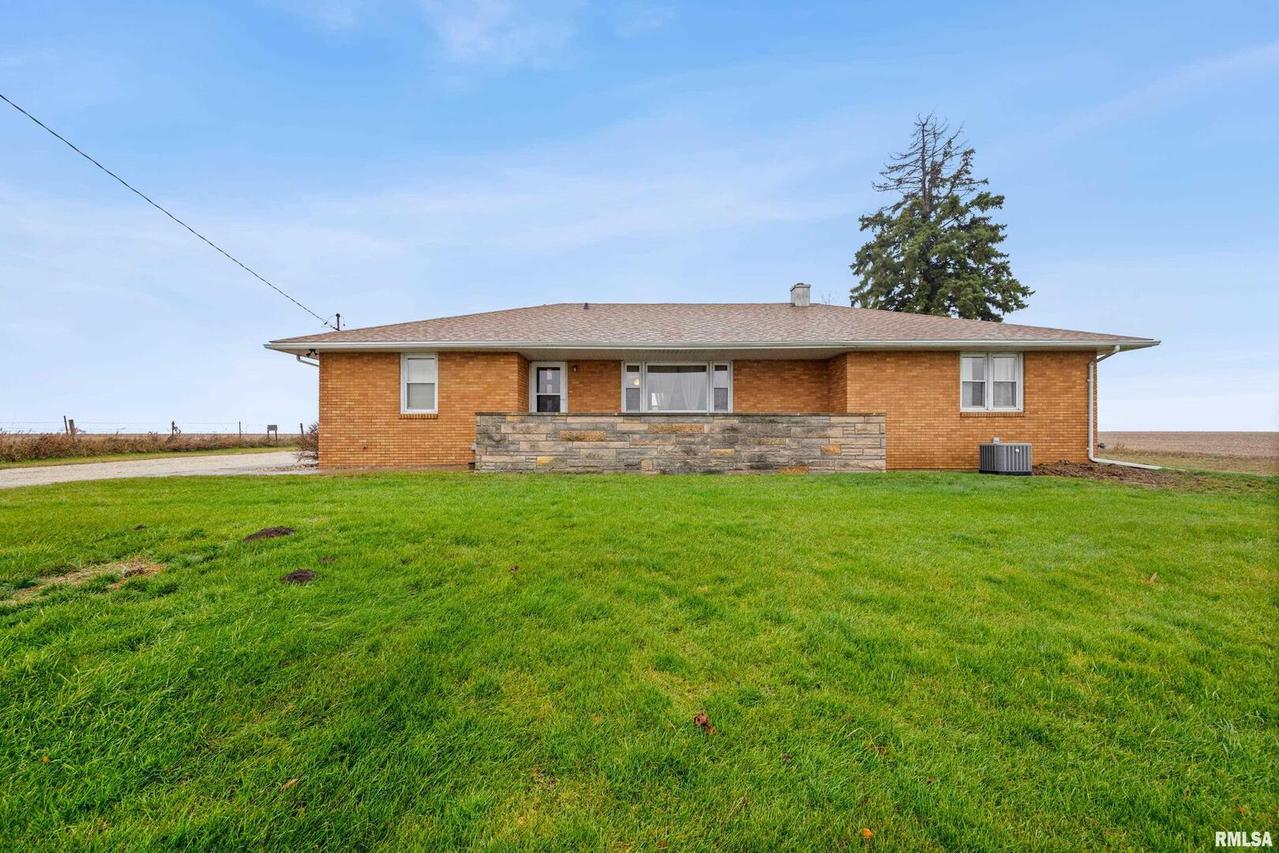 27527 N 1400 Ave., Sheffield, IL 61361