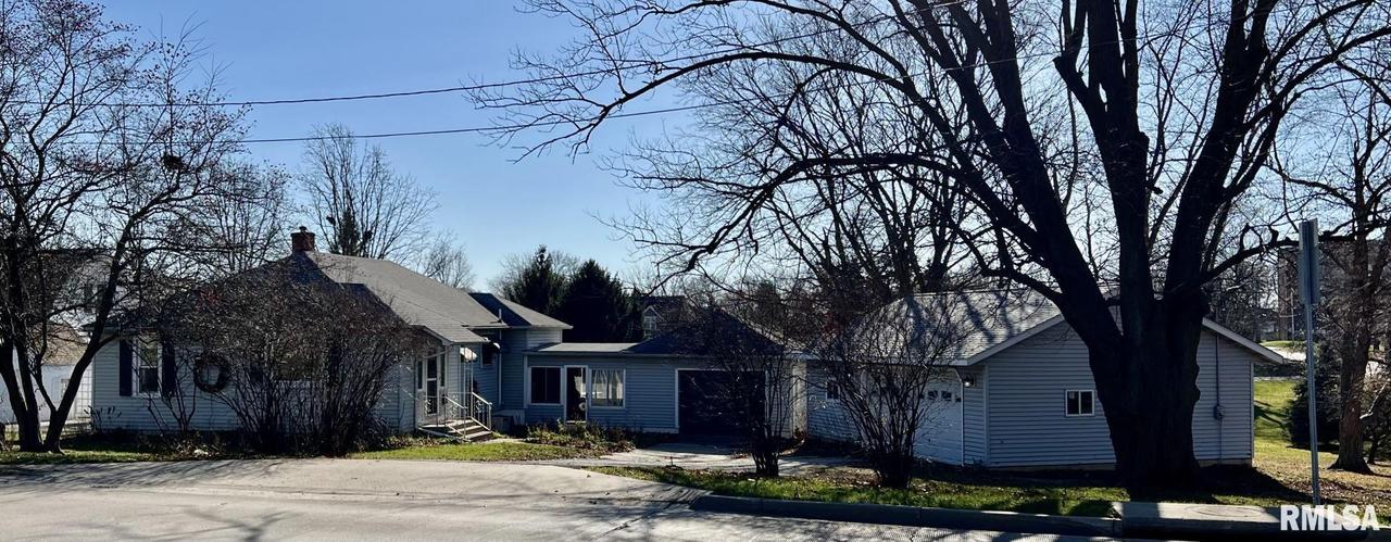 21 SE 2nd St., Galva, IL 61434