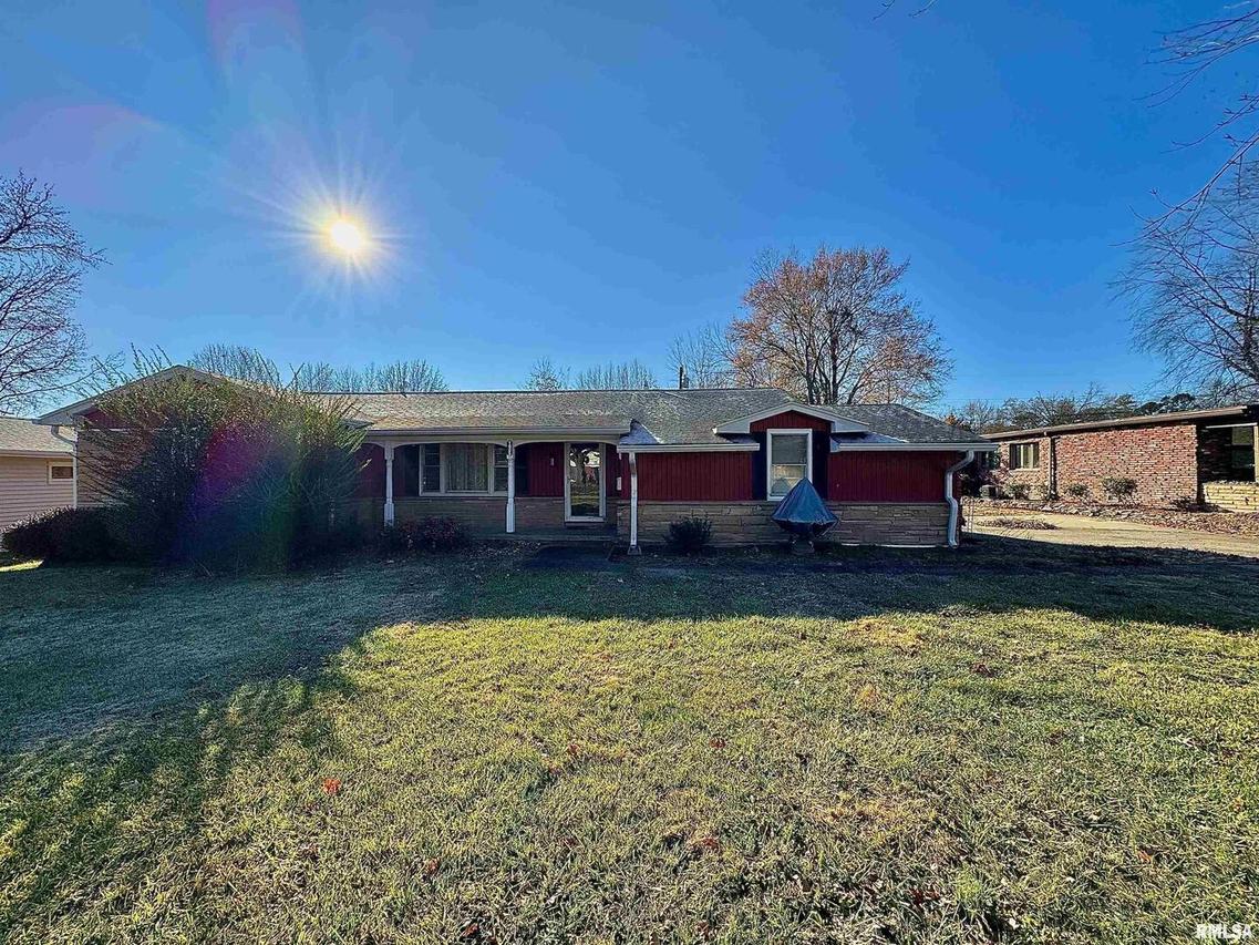 1905 Suzanne Dr., Marion, IL 62959