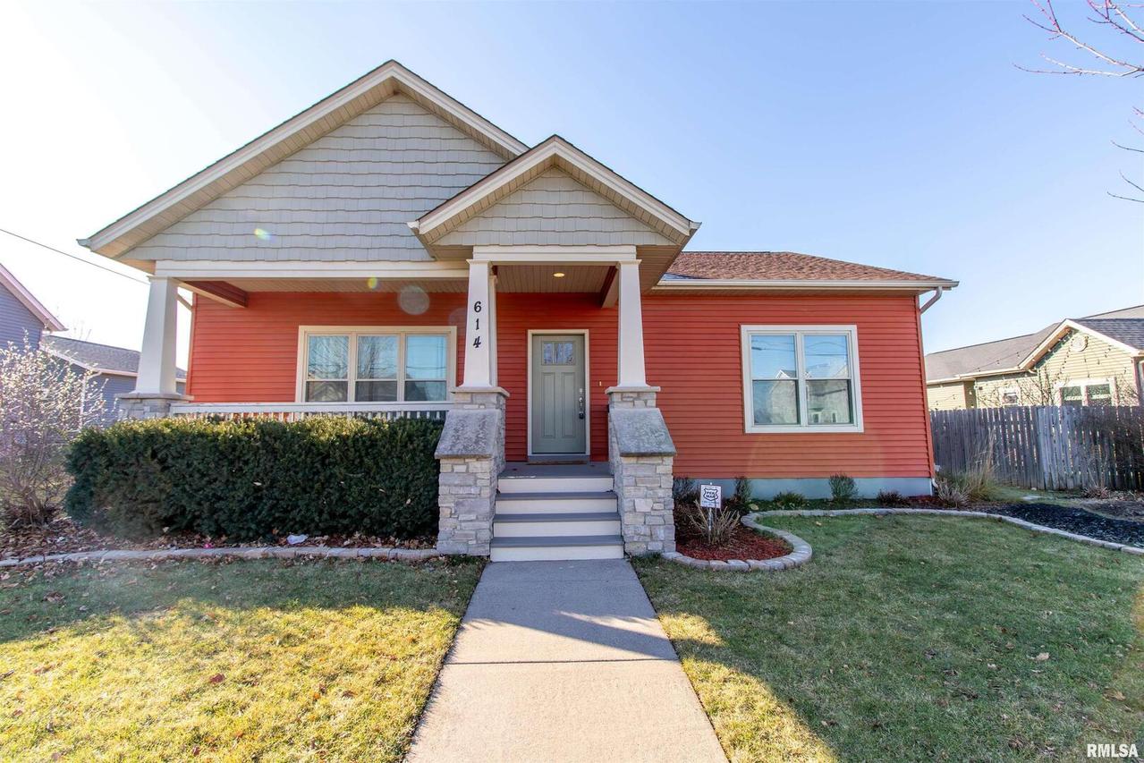 614 10th St., Rock Island, IL 61201