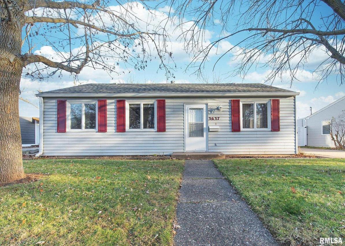 3637 15th Avenue Ct., Moline, IL 61265