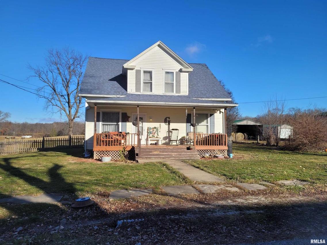 225 E 4th St., Versailles, IL 62378