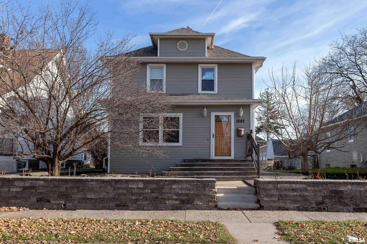 1842 2nd St., Moline, IL 61265